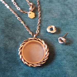 Origami Owl large locket